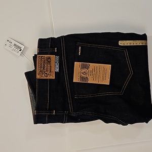 Volcom Solver 16" leg opening reg rise /modern fit